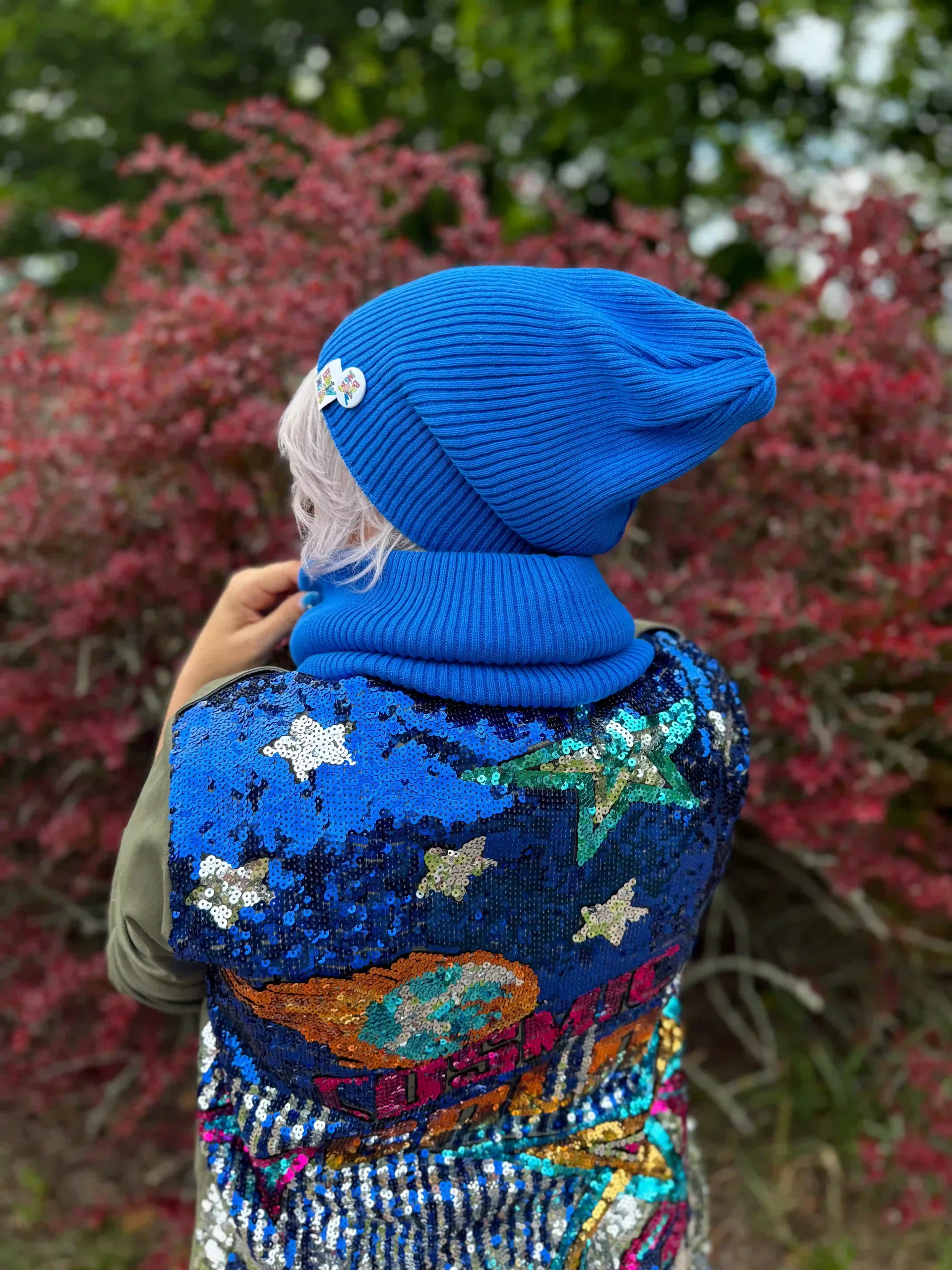 Luźna czapka z bawełny logo kolorowe "Niebieski Kobalt" 22 slouchy beanie bawelna cotton niebieska scaled 1