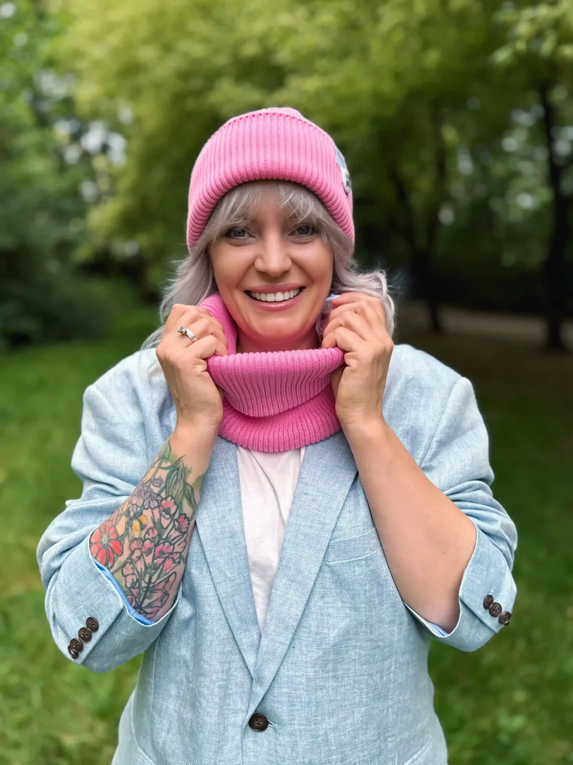 Czapka beanie z bawełny logo kolorowe "Różowy" 12 szal bawelna scaled 1
