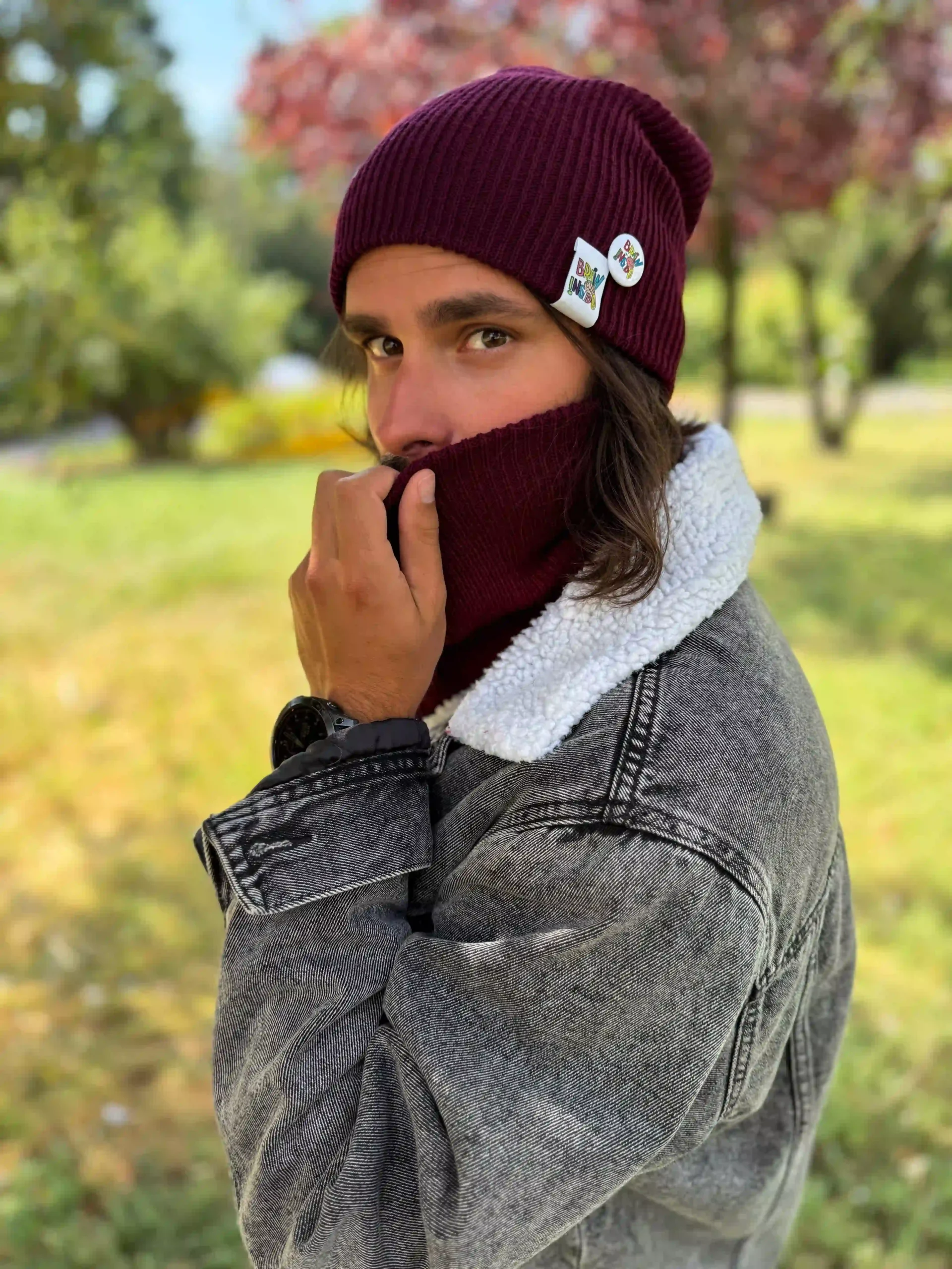 Męska czapka slouchy logo kolorowe "Bordo" 67 szalik meski bordowy scaled 1