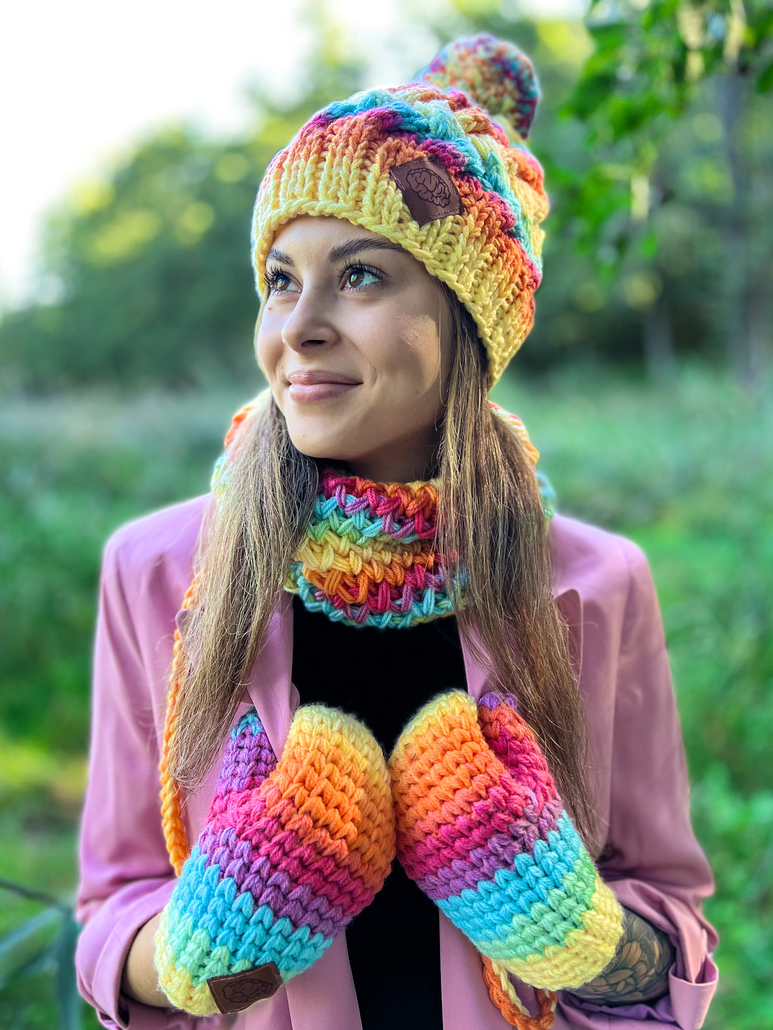 Modna czapka zimowa HAPPY ,,Cieniowane cytrusy" 80 teczowa czapka handmade ocieplana polarem 2