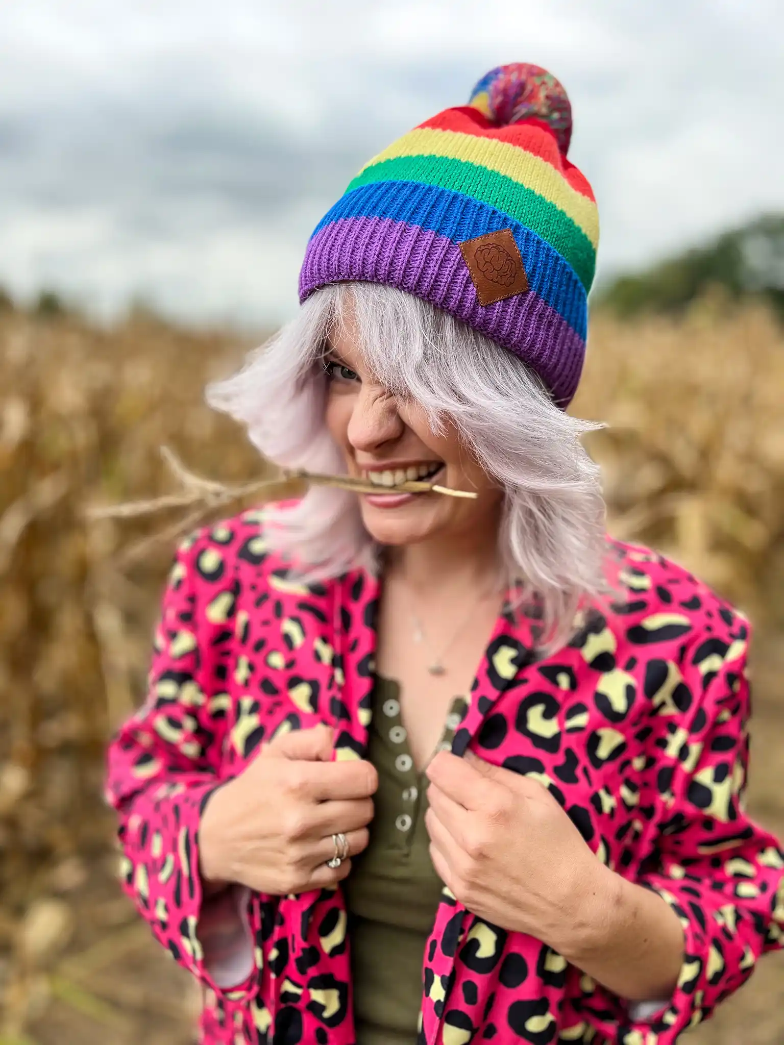 Tęczowa Czapka 27 teczowa czapka unisex z pomponem