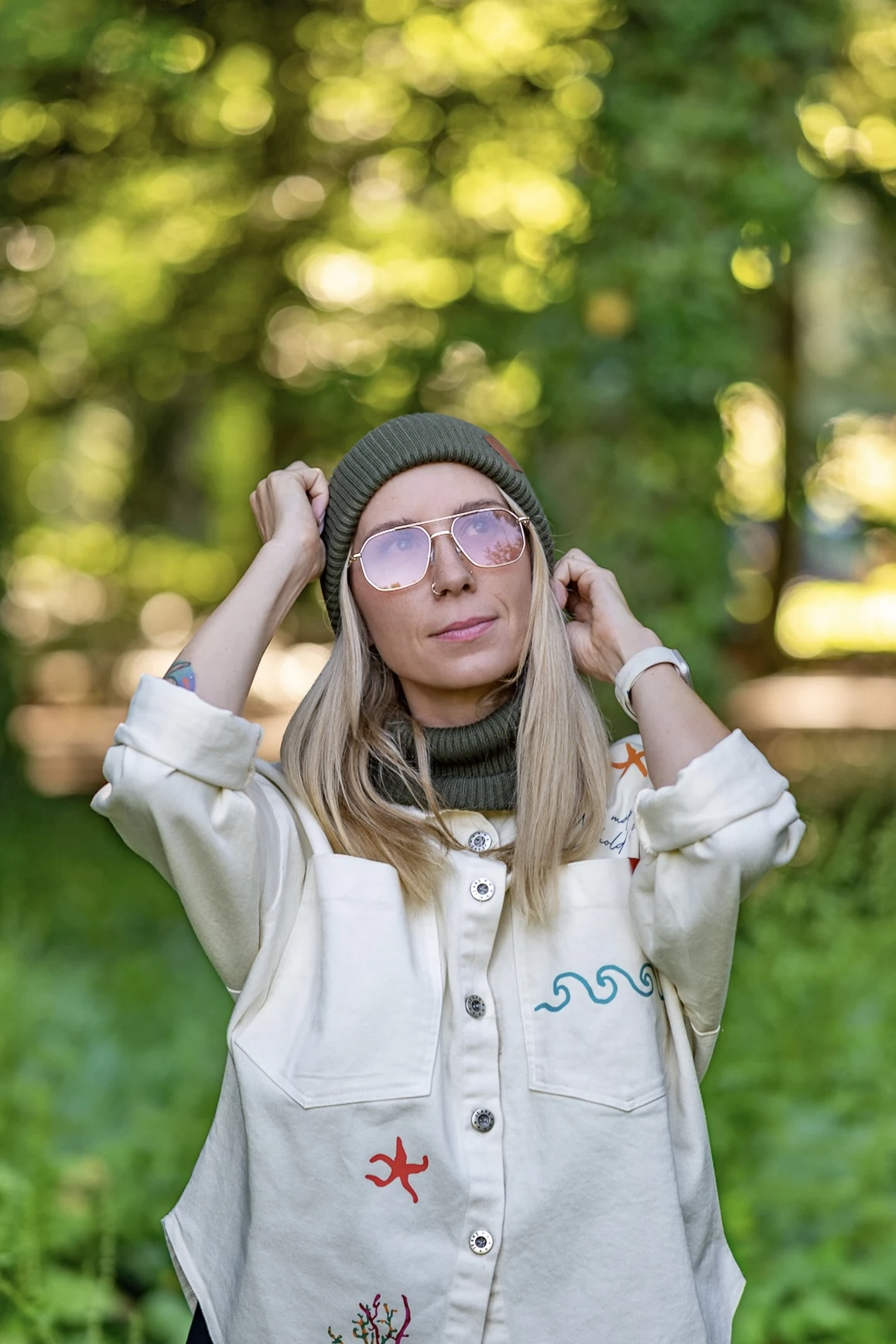 Bawełniana czapka wywijana logo ekoskórka "Khaki Ciemny Zielony" 66 bawelniana czapka beanie