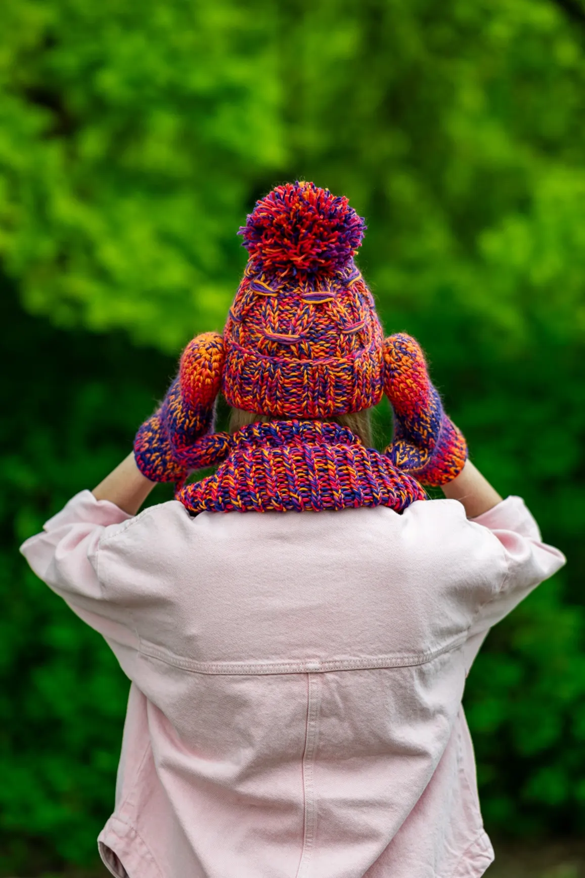 Czapka MERINO 100% Euforia "Fiolety" 56 czapka damska z dużym pomponem