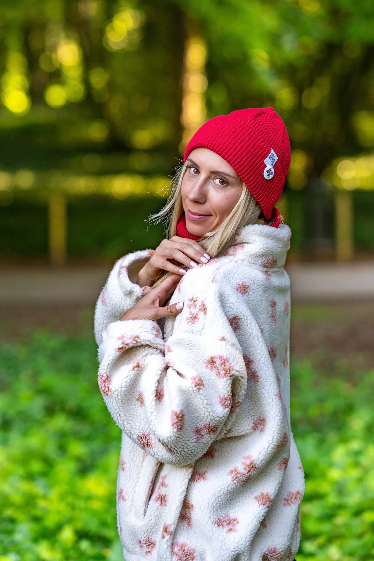 Czapka beanie z bawełny logo kolorowe "Czerwony" 113 czapka która nie gryzie