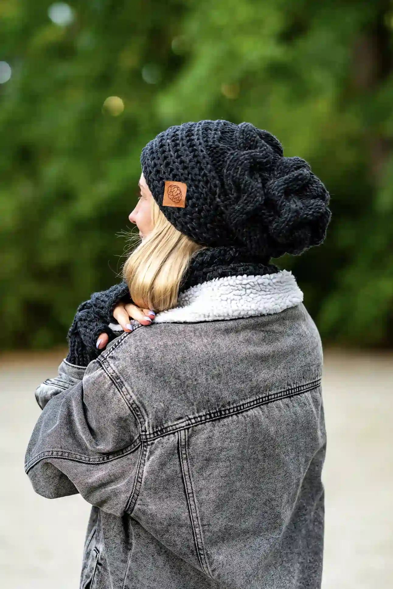 Czapka MERINO 34% This is it "Czarna Perła" 149 czapka o luźnym kroju