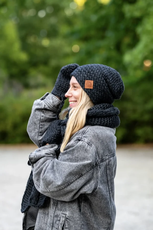 czapka smerfetka damska merino