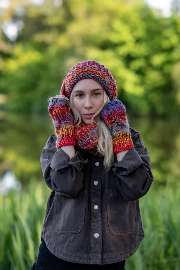 Czapka MERINO Neverland "Przygaszone Czerwienie" + podszewka BAWEŁNA 19 czapka smerfetka z podszewką
