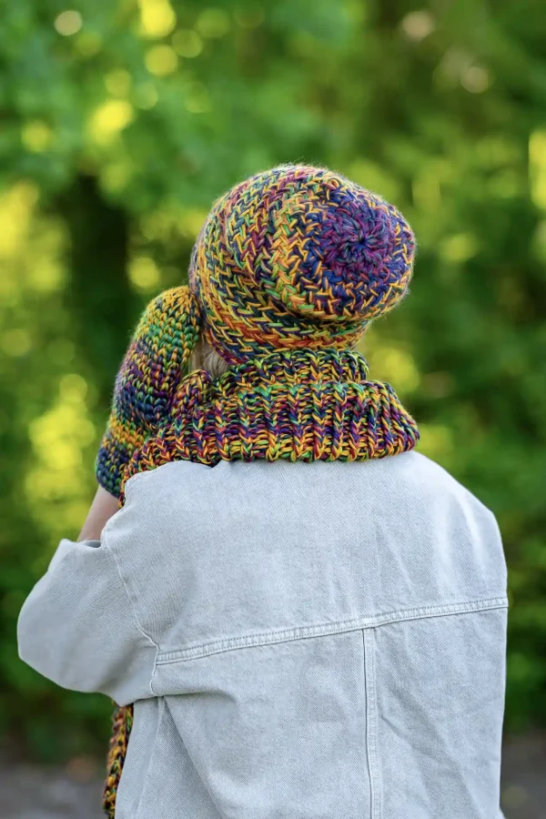 Komin MERINO 100% „Kolory” 29 klasyczna czapka z merino i jedwabiem