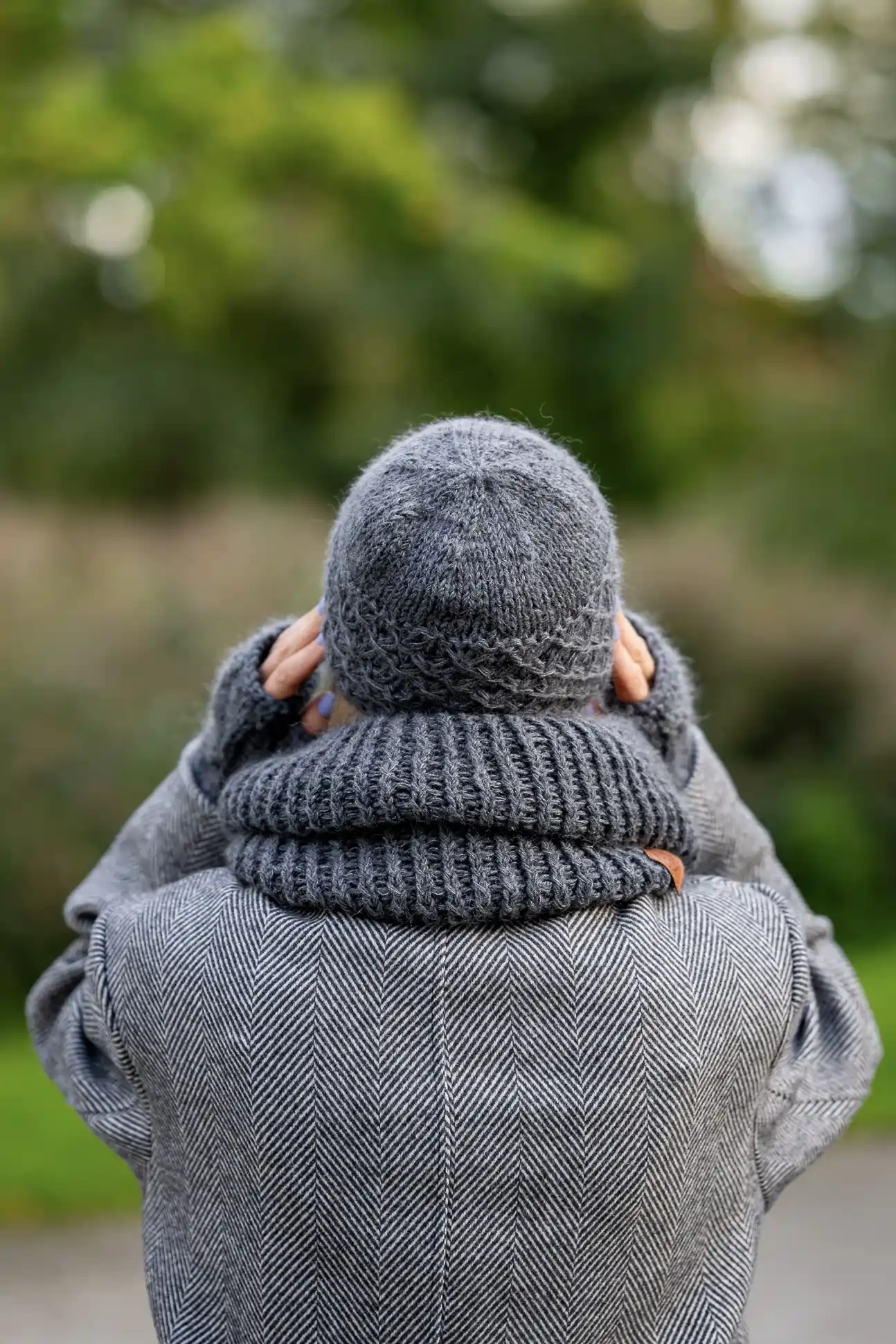 Czapka MERINO 67% Hope "Ciemny Szary" + podszewka JEDWAB 185 komin z wełny merynosa