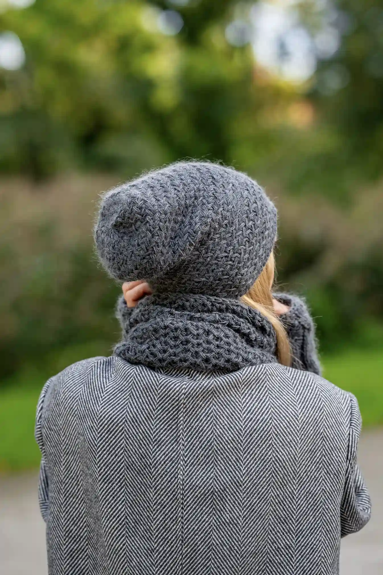 Czapka MERINO 67% "Ciemny Szary" EXPLORER 50 luźna czapka smerfetka