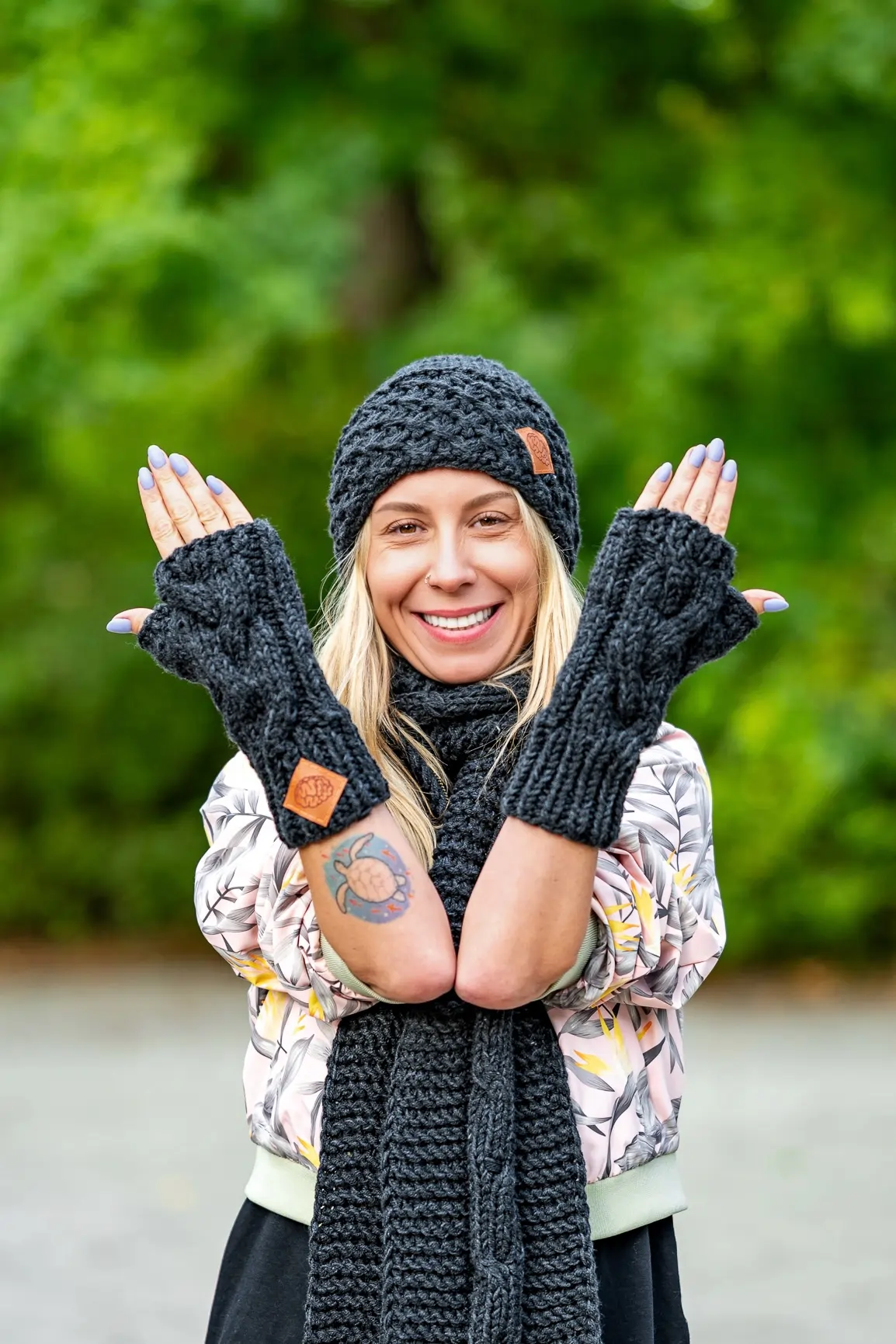 Czapka MERINO 34% Hope "Czarna Perła" + podszewka BAWEŁNA 173 modne mitenki merino