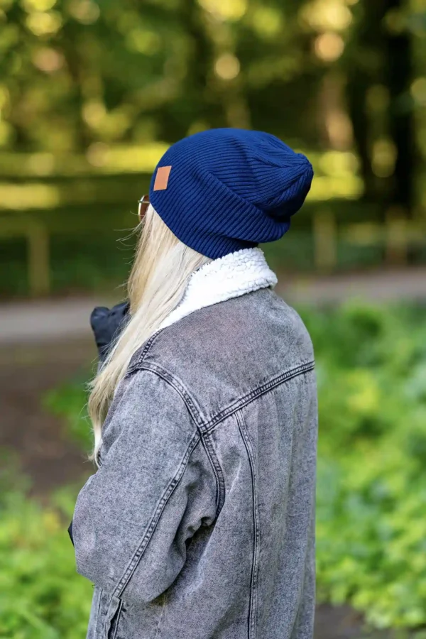 Bawełniana czapka damska logo ekoskórka "Ciemny Granat Navy" 14 niegryzącza czapka z bawełny