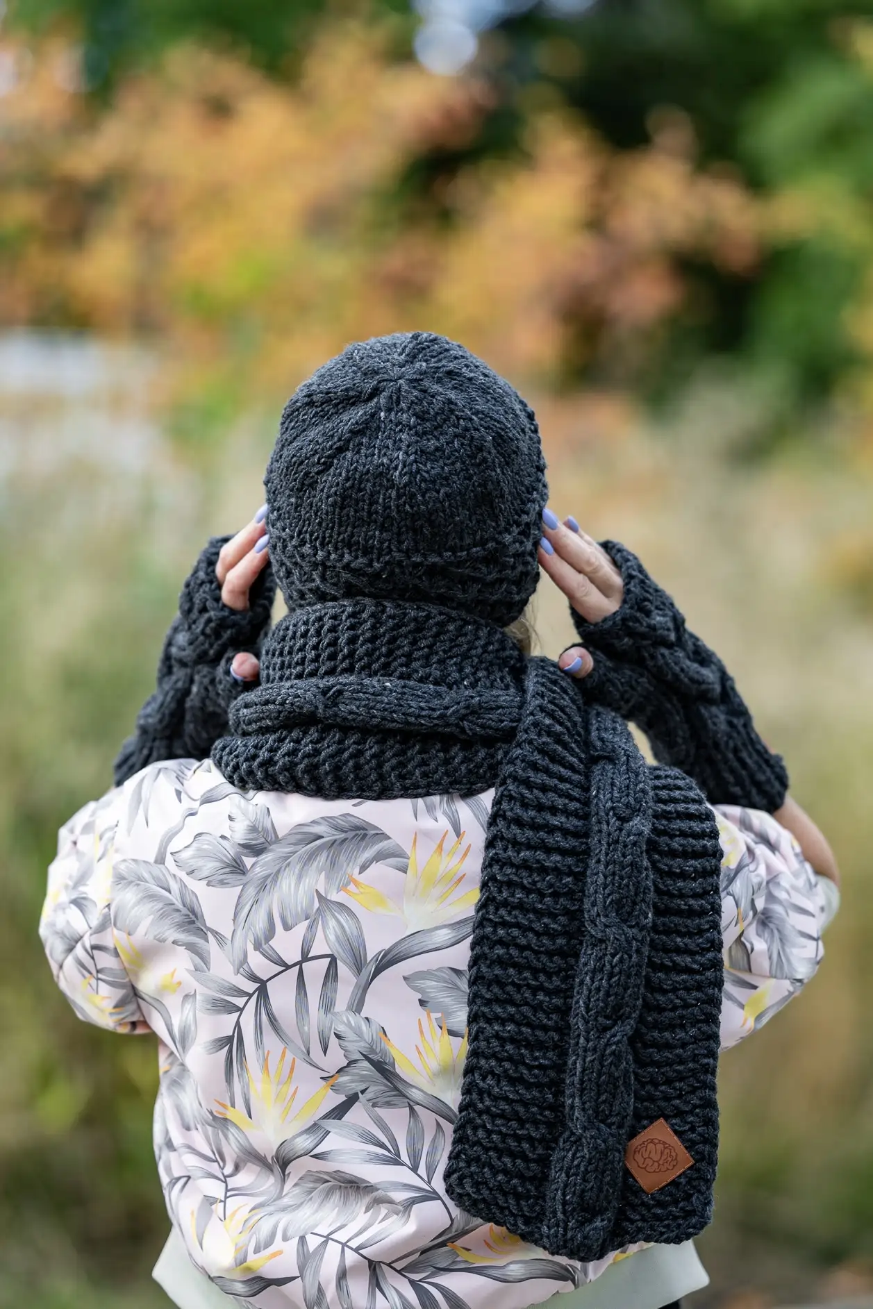 Czapka MERINO 34% Hope "Czarna Perła" + podszewka BAWEŁNA 174 ręcznie robiony szal damski