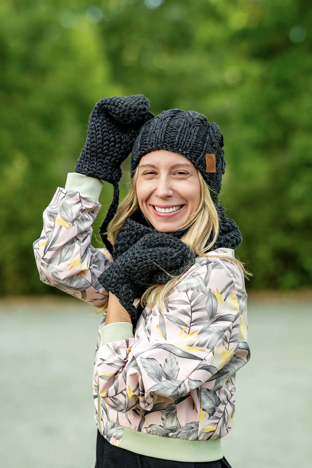 Mały komin MERINO 34% "Czarna Perła" 40 rękawiczki wełniane damskie