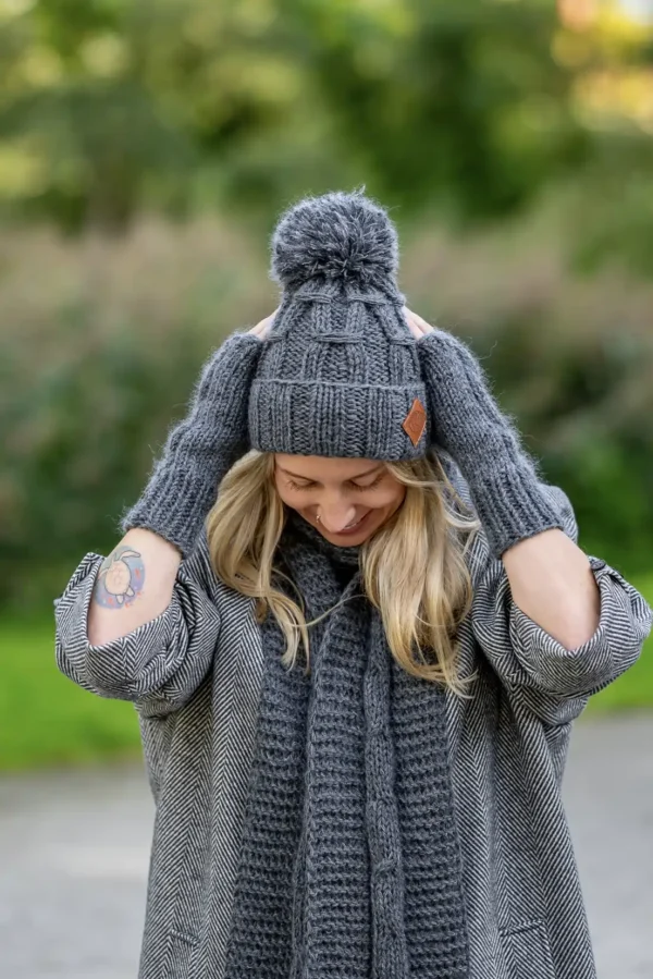 Czapka MERINO 67% Euforia "Ciemny Szary" 13 szal z wełny merynosa