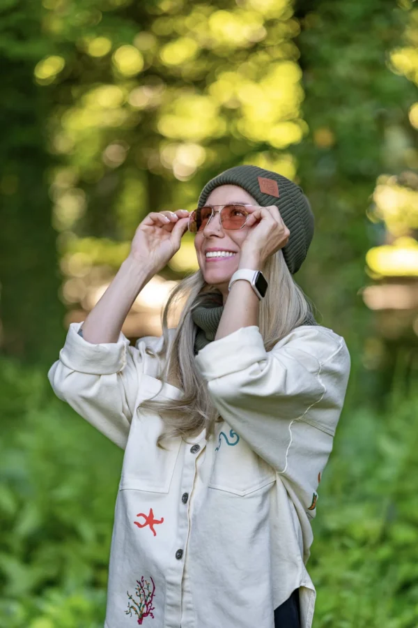 Bawełniana czapka wywijana logo ekoskórka "Khaki Ciemny Zielony" 26 zielona czapka beanie