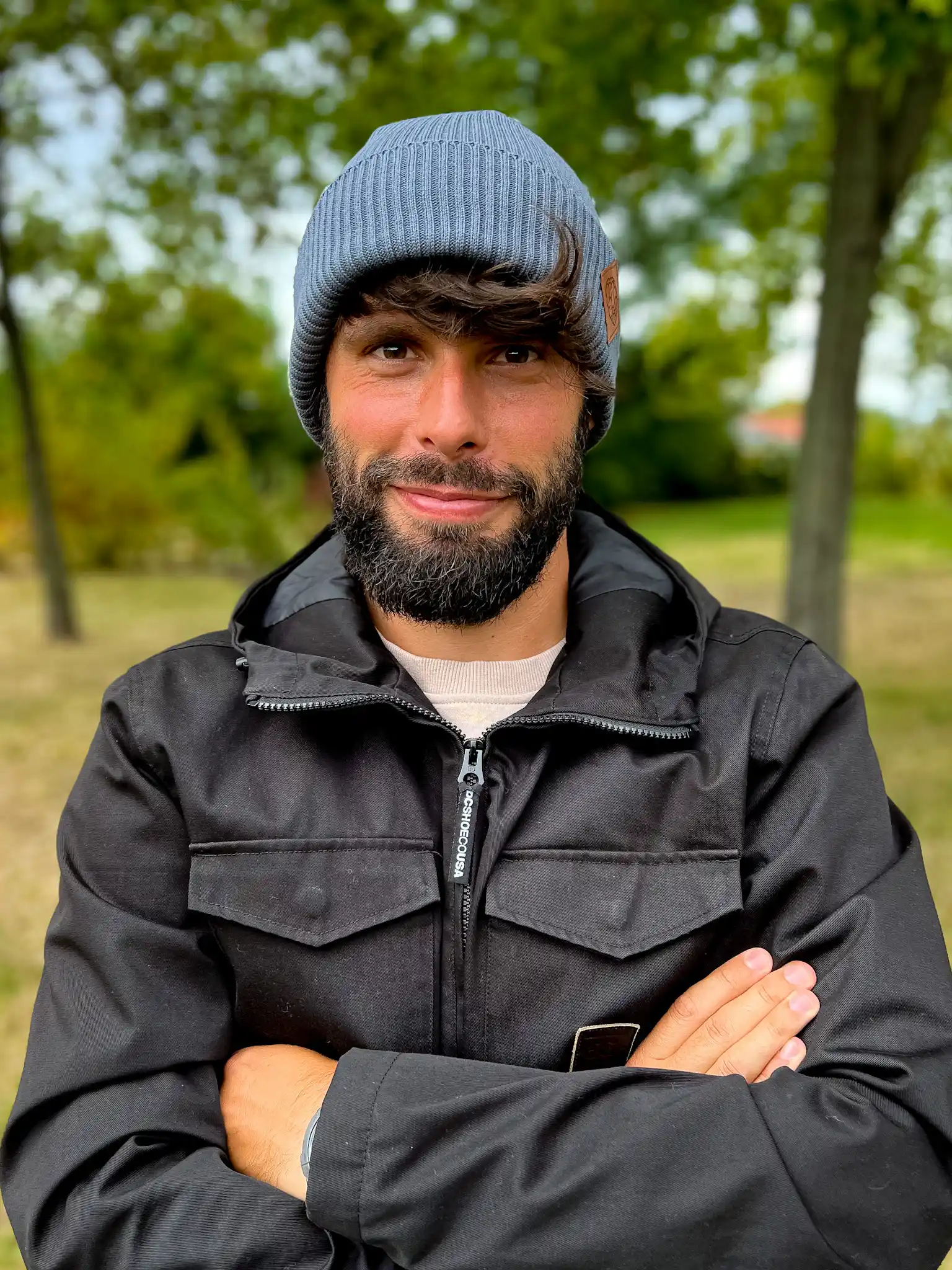 Męska bawełniana czapka beanie logo ekoskórka "Ciemny szary" 143 Bawełniana szara beanie męska