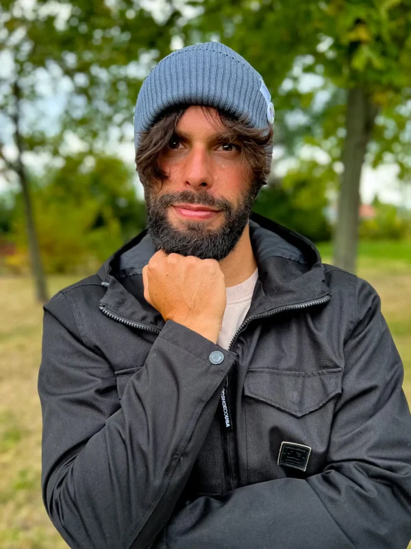 Męska czapka beanie z bawełny logo kolorowe "Ciemny szary" 13 Stylowa czapka męska na jesień