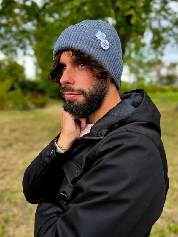 Męska czapka beanie z bawełny logo kolorowe "Ciemny szary" 17 Stylowa dokerka męska, 100% bawełna szary