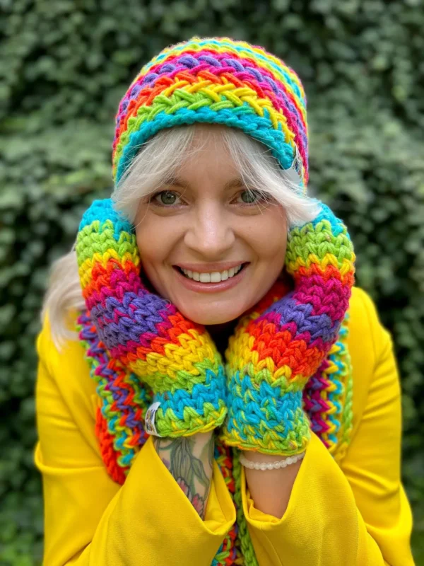 ciepła czapka w barwach tęczy