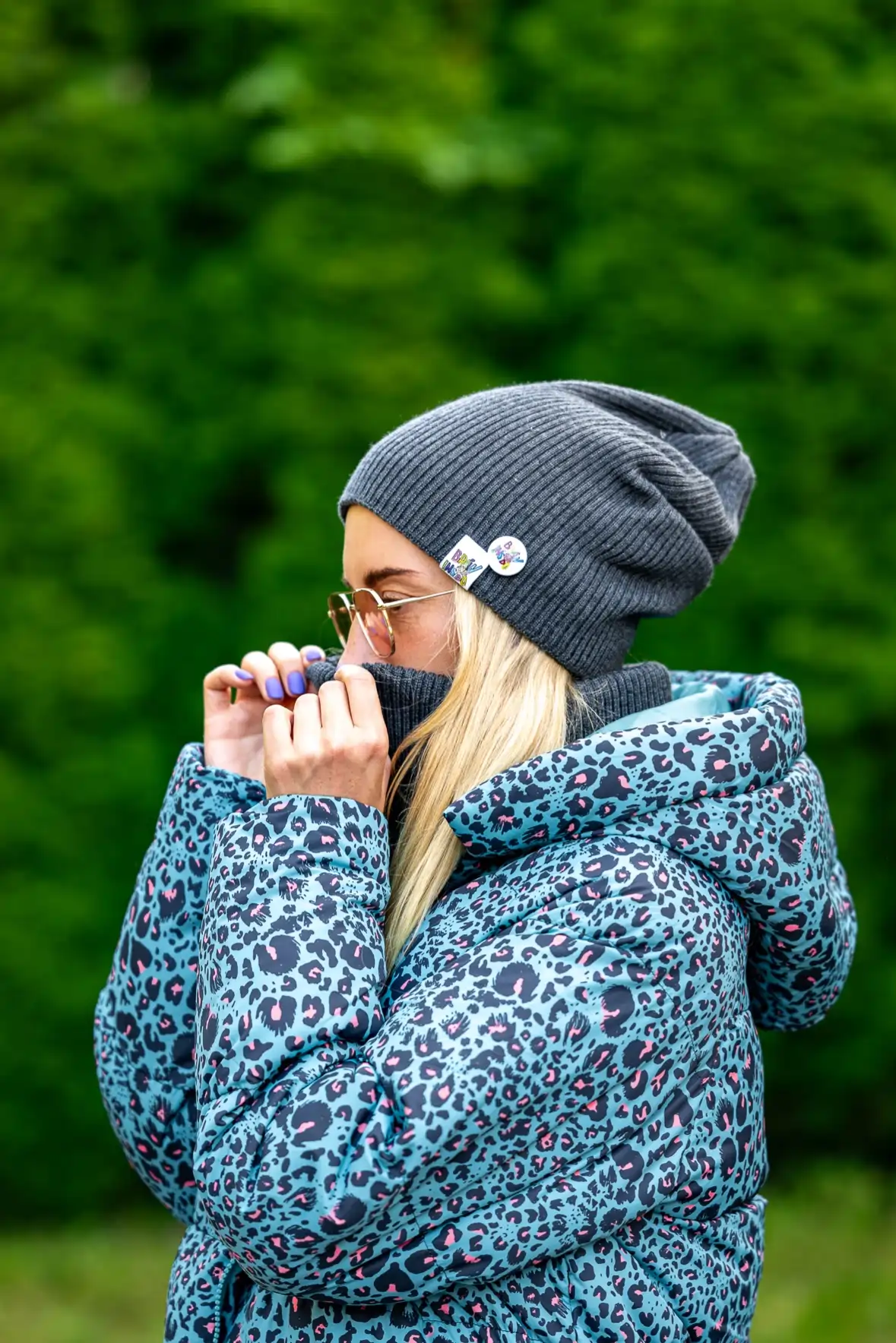 Damska czapka MERINO logo kolorowe "Ciemny Szary" 18 czapka merino smerfetka
