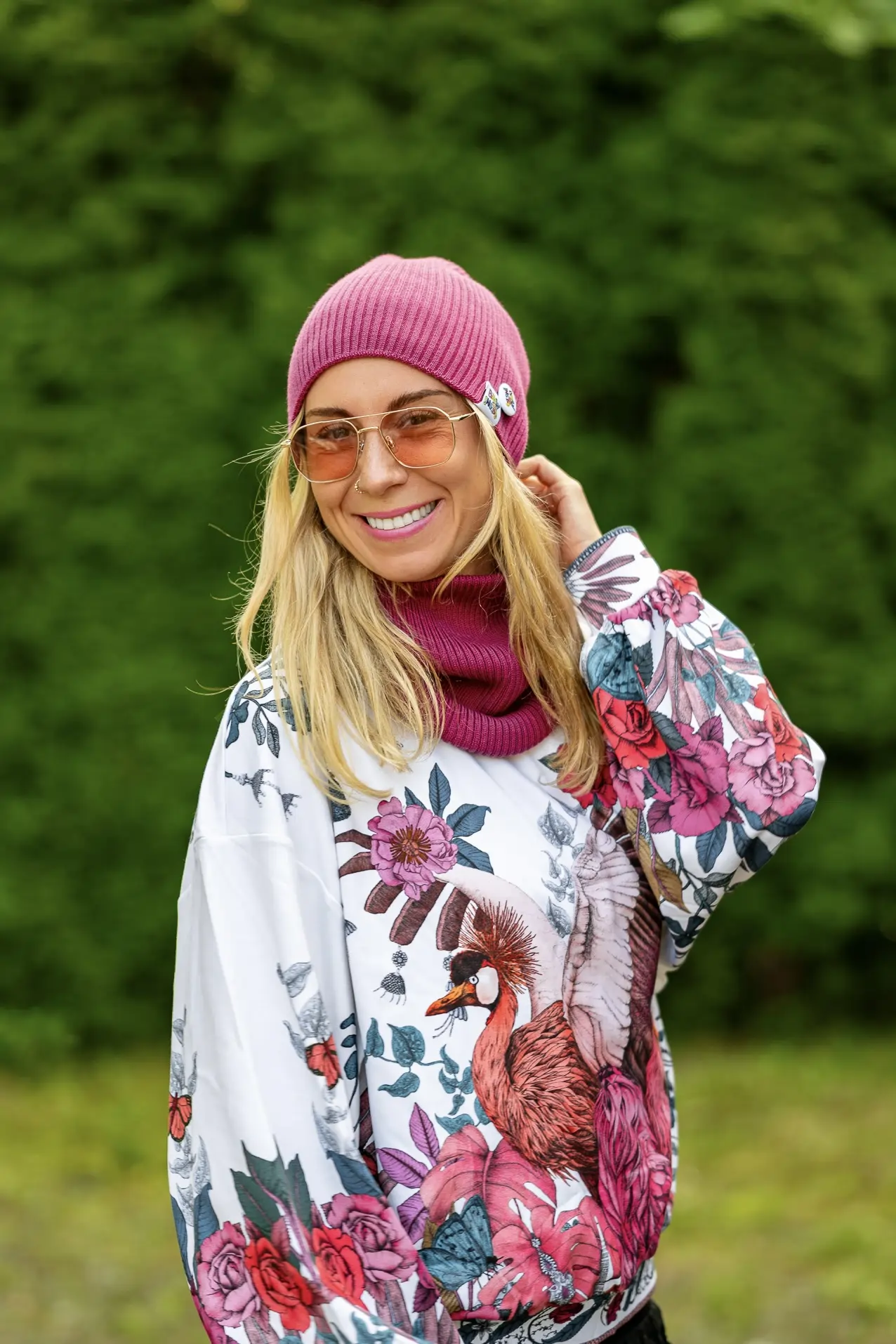 Damska luźna czapka MERINO logo kolorowe "Palona Malina" 27 czapka z merino