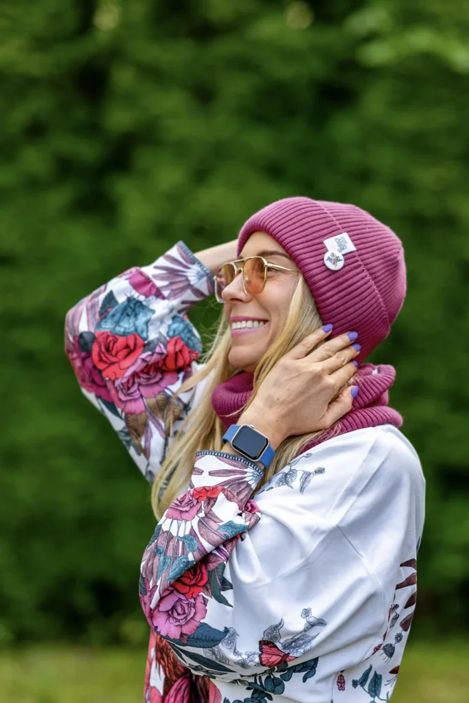 malinowa czapka beanie