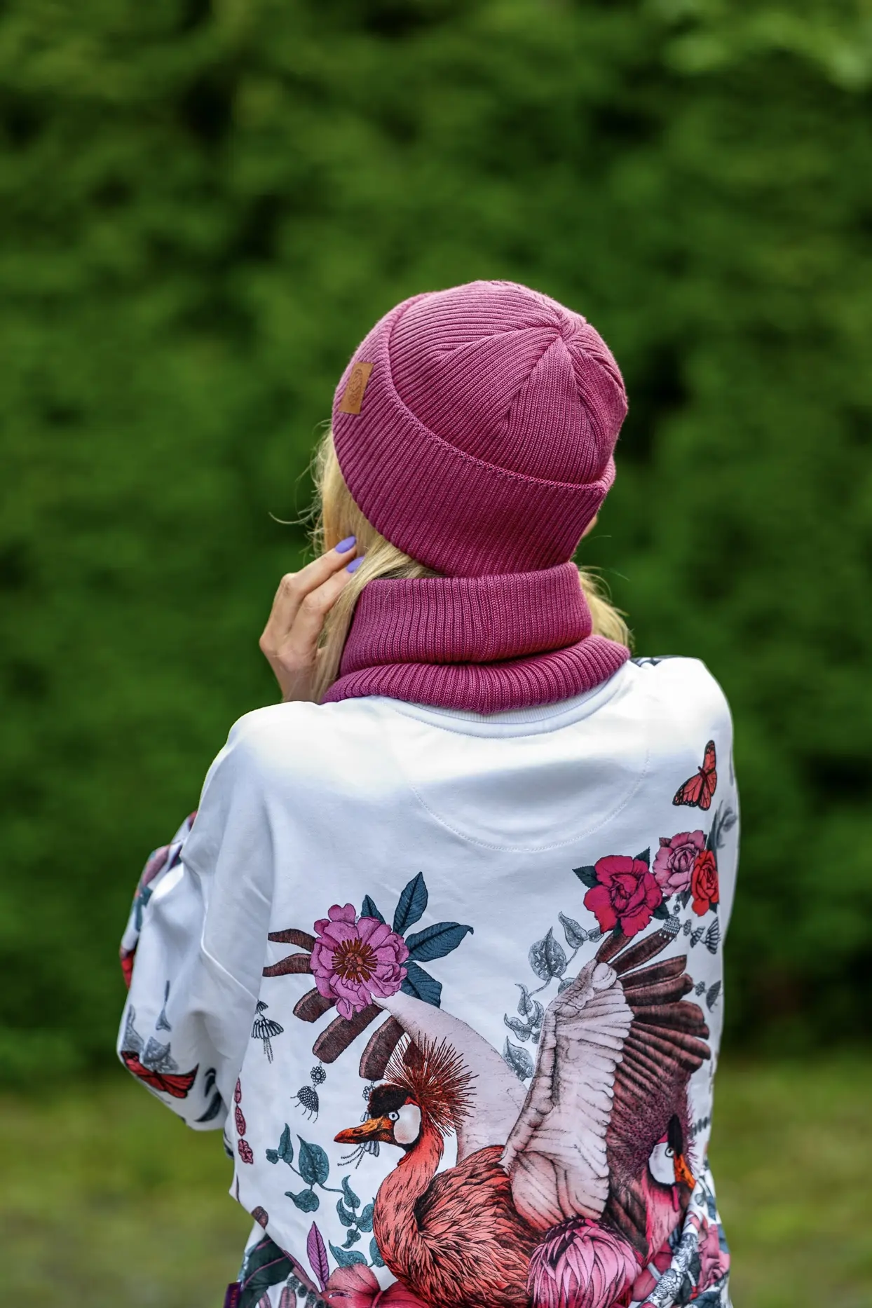Czapka wywijana MERINO logo ekoskórka "Palona Malina" 32 malinowy dodatek stylizacji