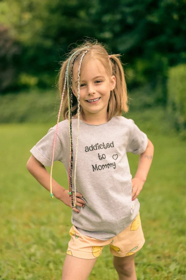 Bawełniana koszulka dla dziecka "Addicted to Mommy" 7 bawełniana koszulka dla dziecka