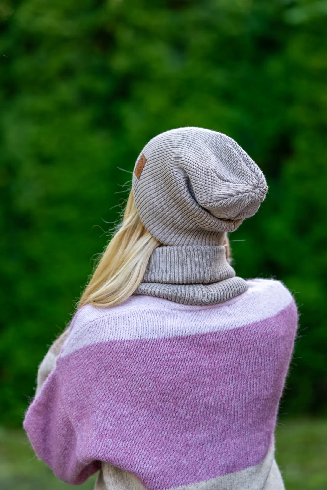 Czapka smerfetka MERINO logo ekoskórka "Beż" 64 beżowa czapka do kurtki