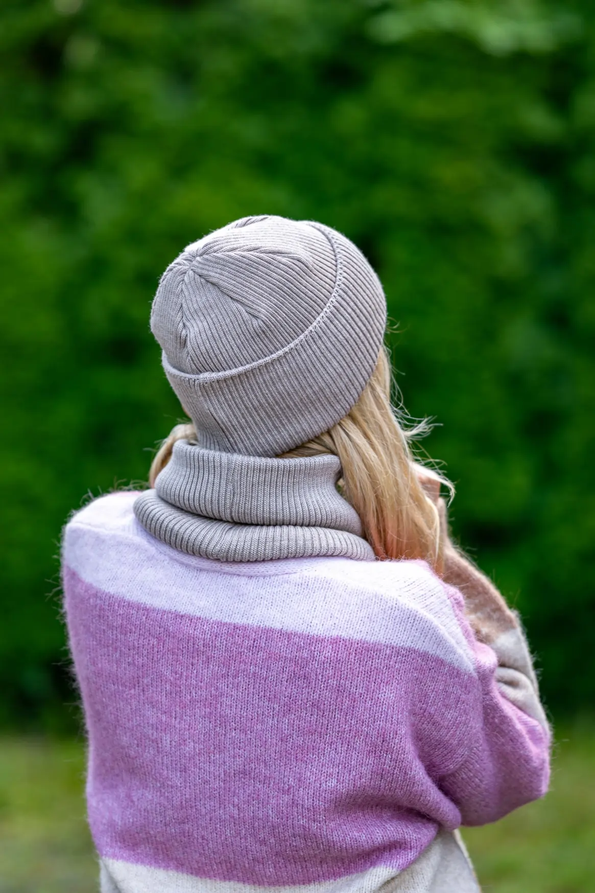 MERINO czapka wywijana logo ekoskórka "Beż" 15 beżowa czapka do płaszcza