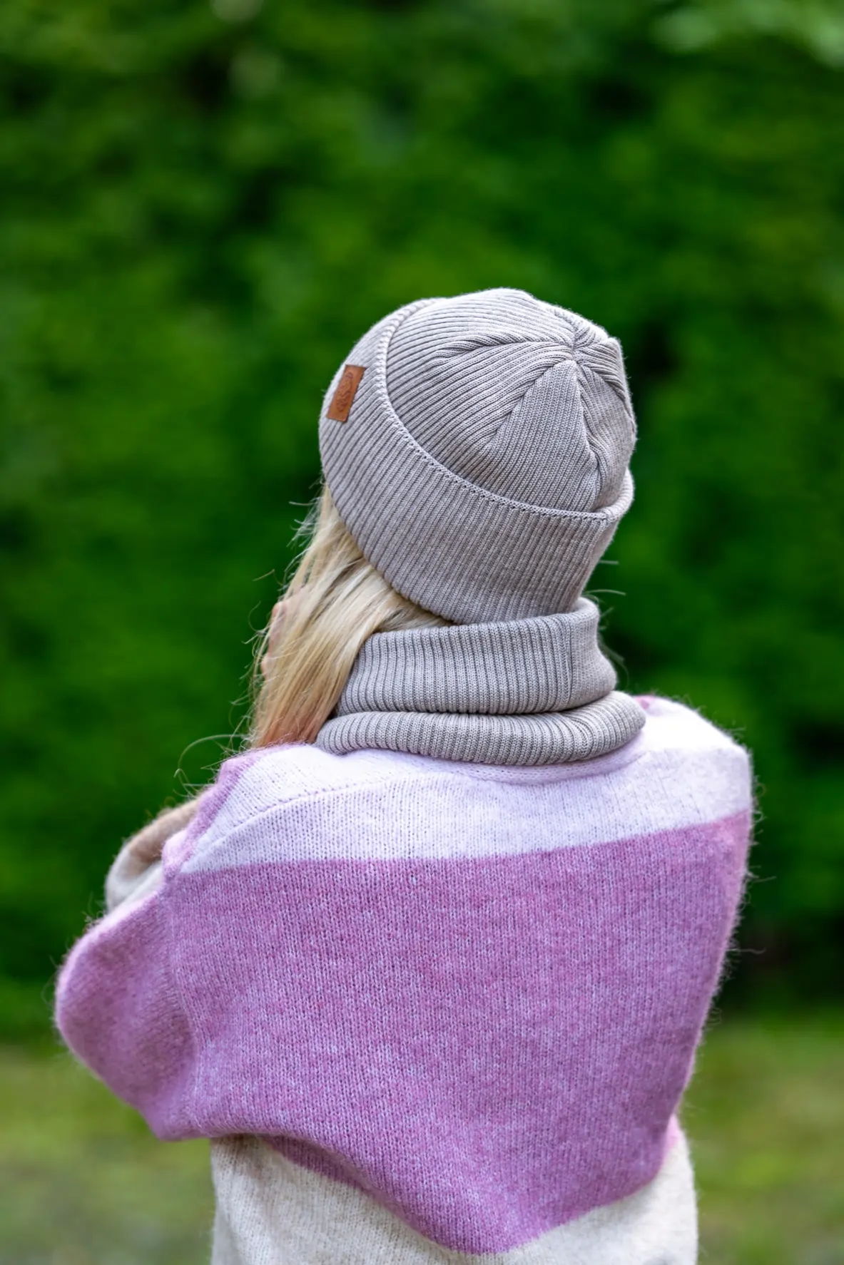 MERINO czapka wywijana logo ekoskórka "Beż" 14 beżowy komplet merino