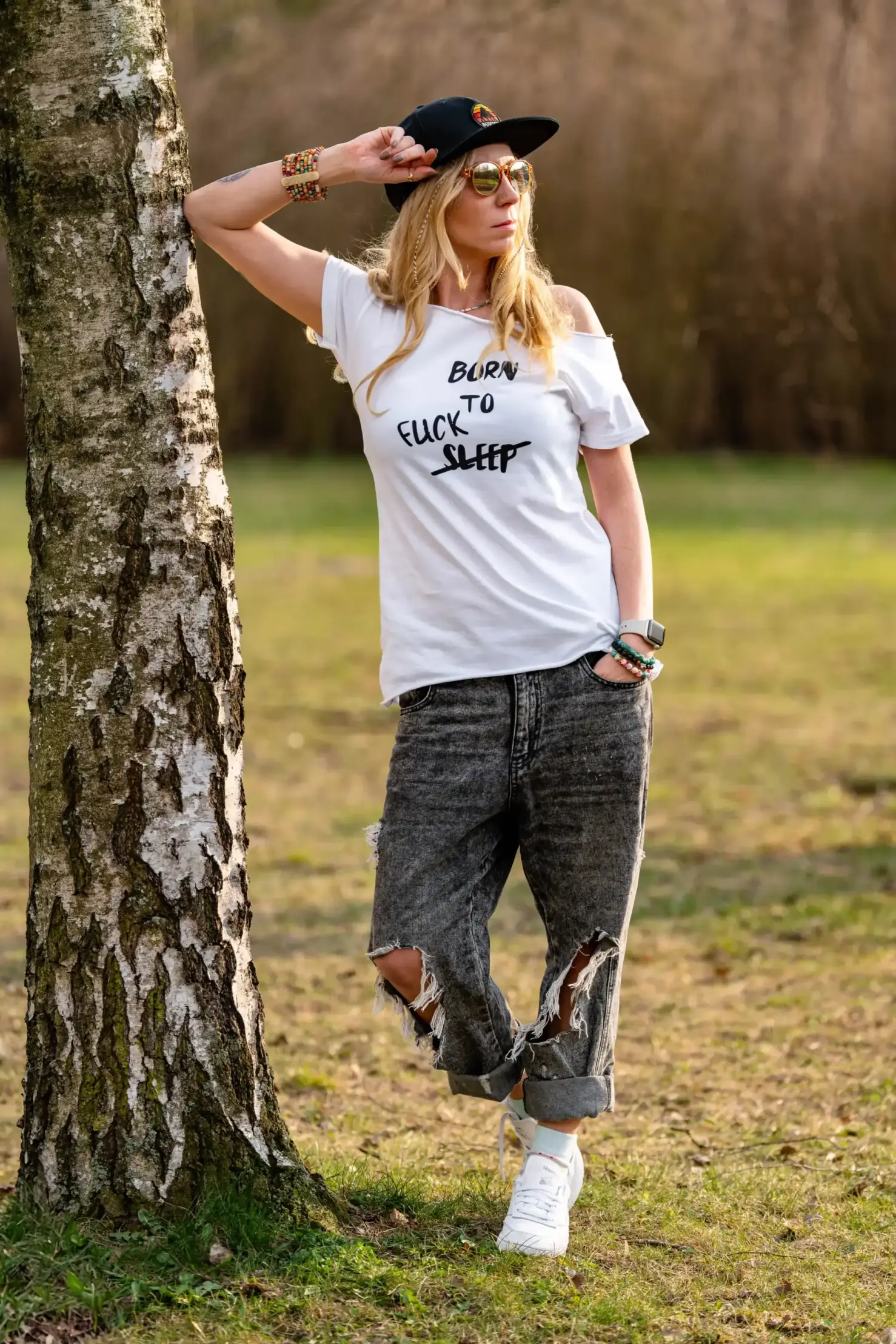 T-shirt biały z napisem Born to fuck 180 biały t shirt oversize (2) (2) (2)