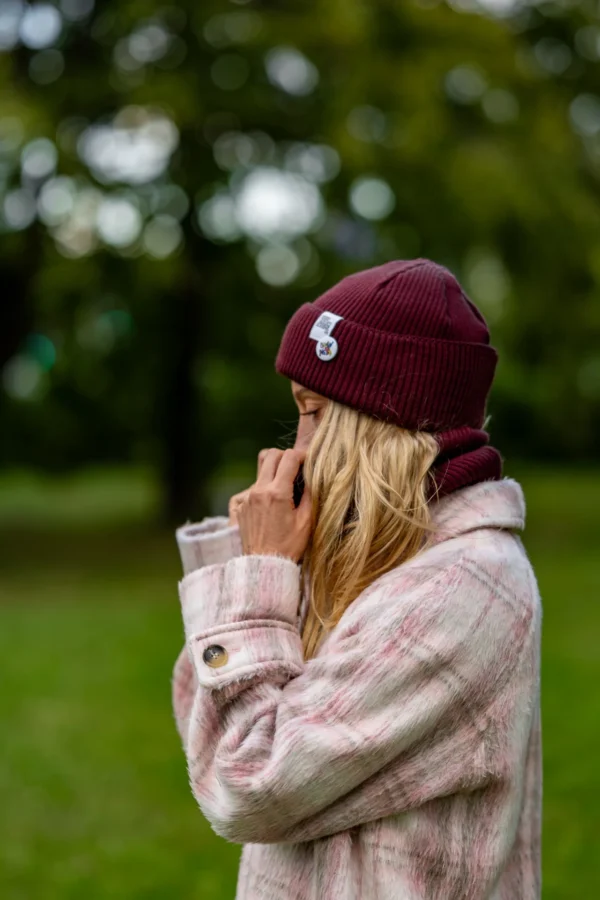 Beanie MERINO logo kolorowe "Bordo" 9 bordowa czapka merino