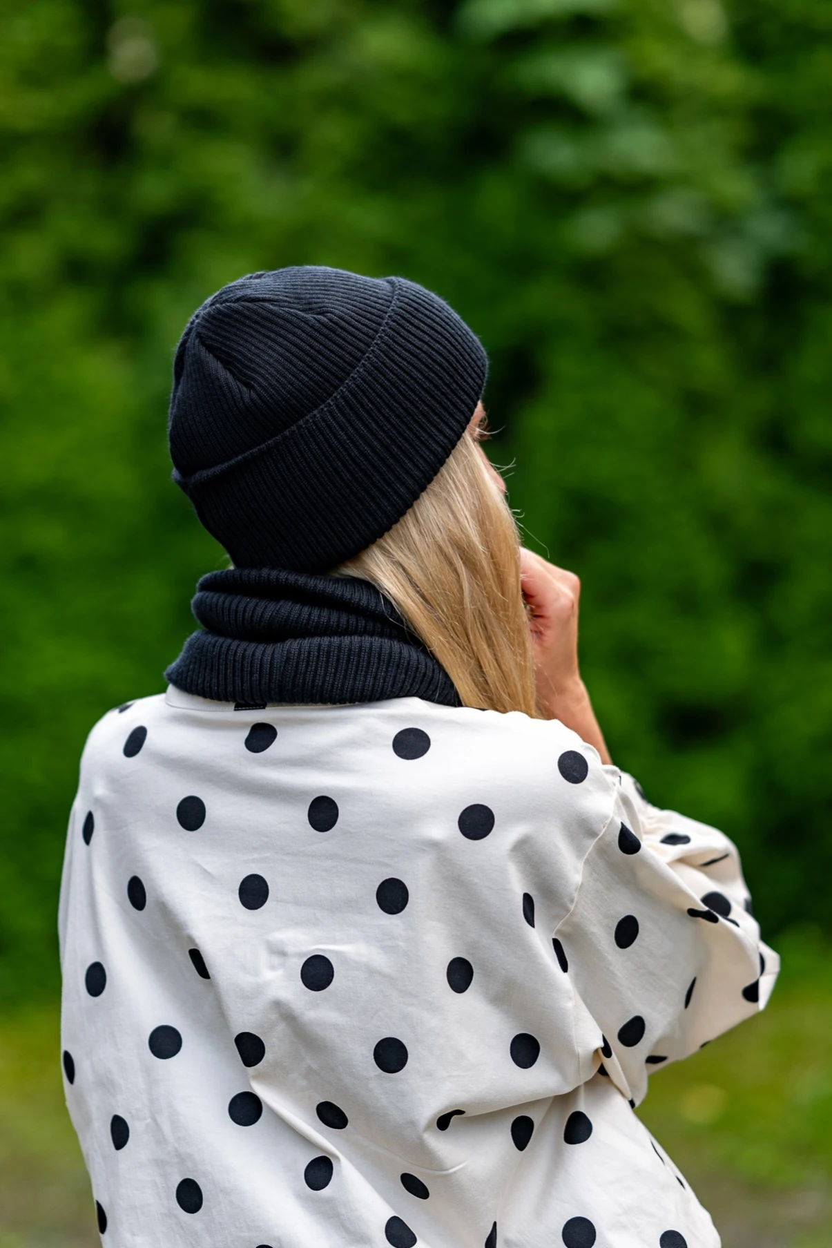 Damska beanie MERINO logo ekoskórka "Czarny" 26 czapka all season czarna