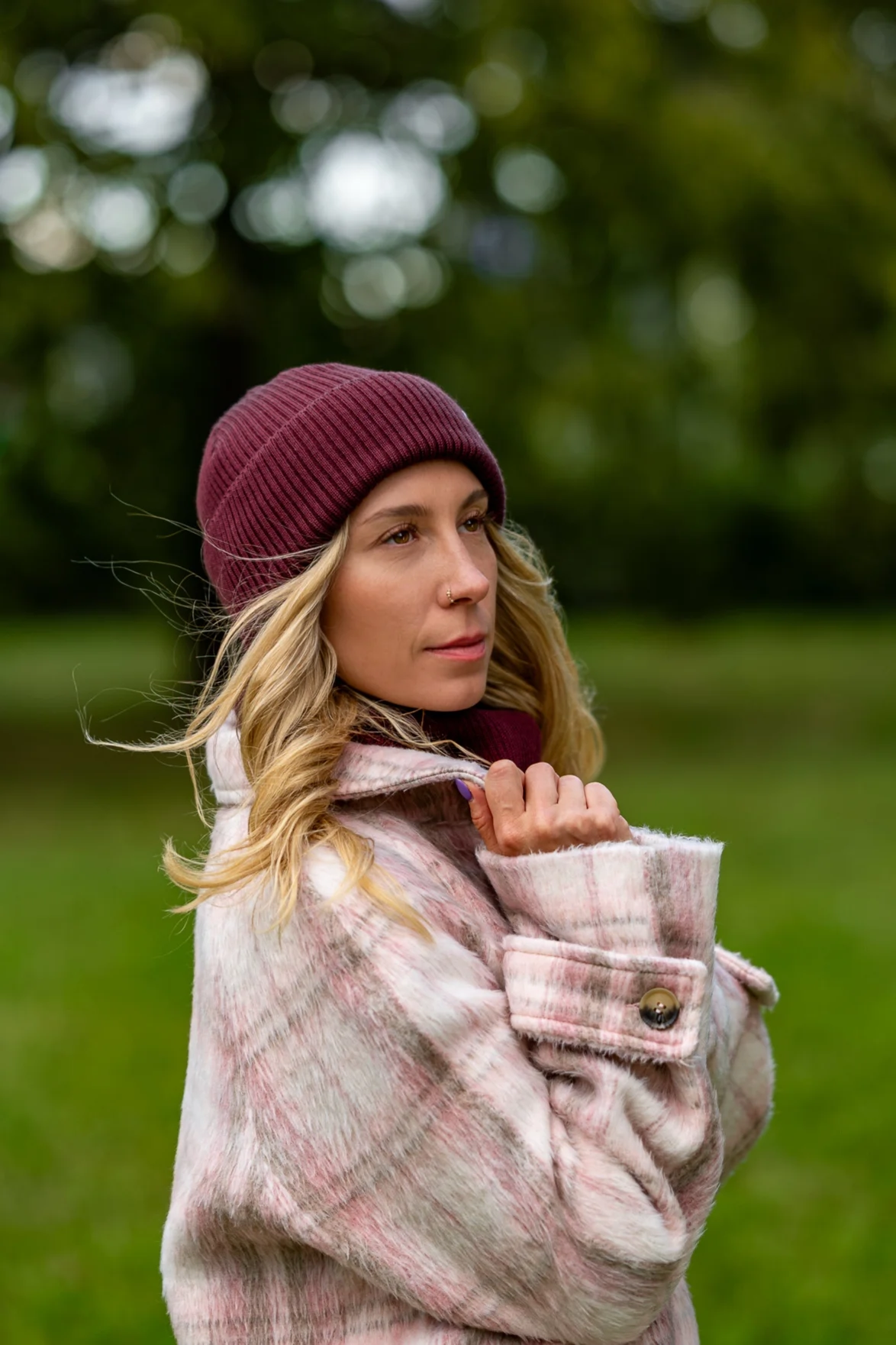 MERINO czapka wywijana logo ekoskórka "Bordo" 31 czapka merino bordo