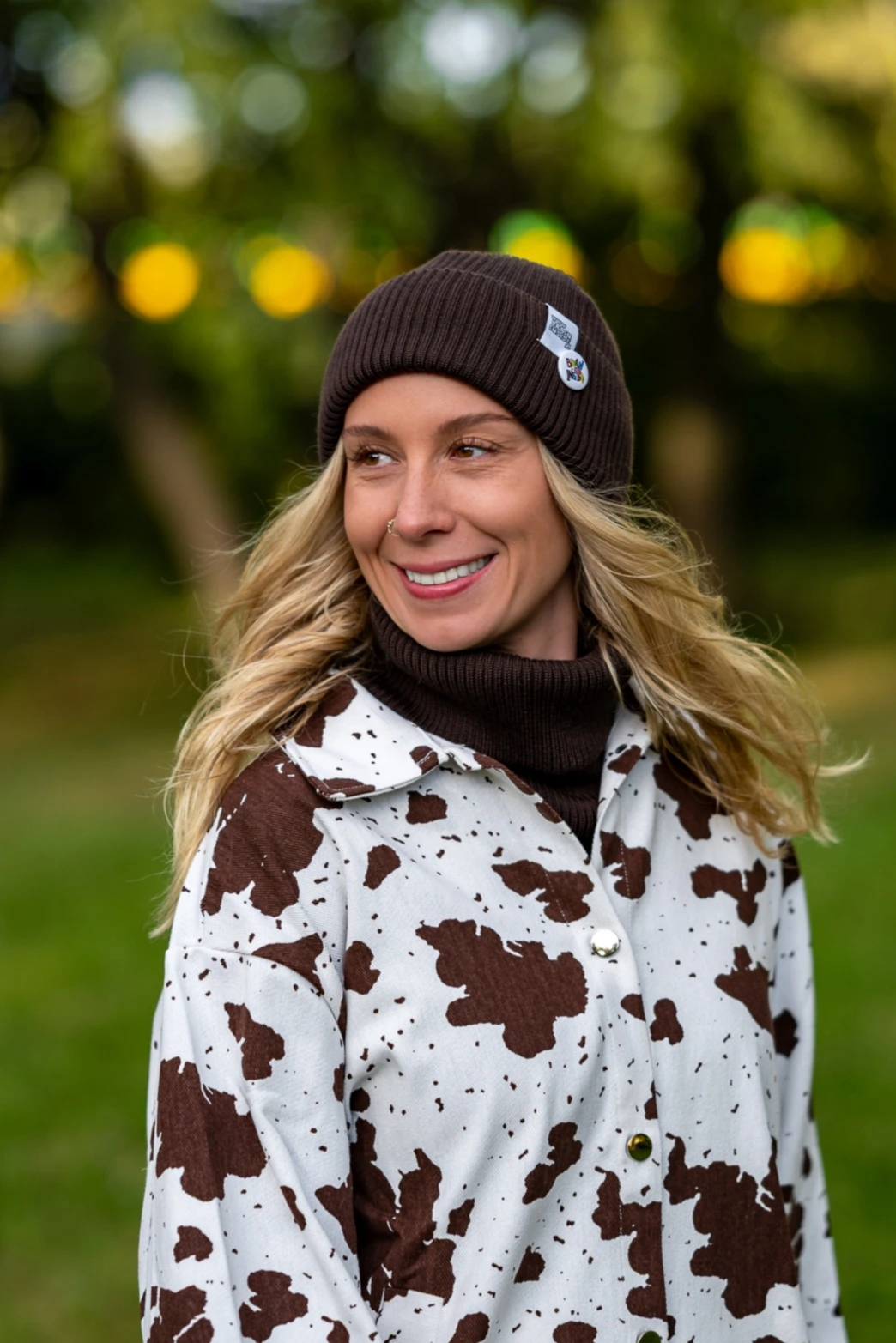 MERINO czapka wywijana logo kolorowe "Brąz" 19 czapka merino na jesień