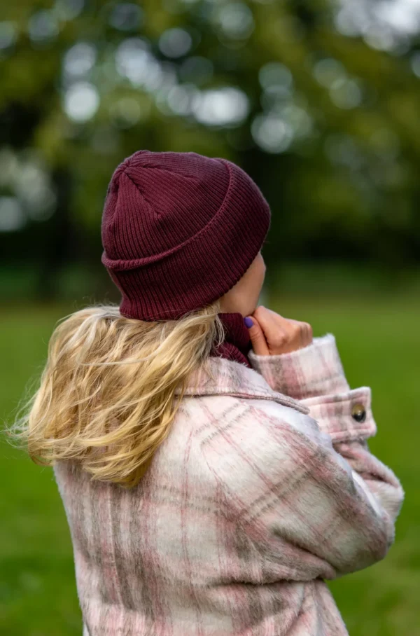 MERINO czapka wywijana logo ekoskórka "Bordo" 14 czapka merino na wiosnę