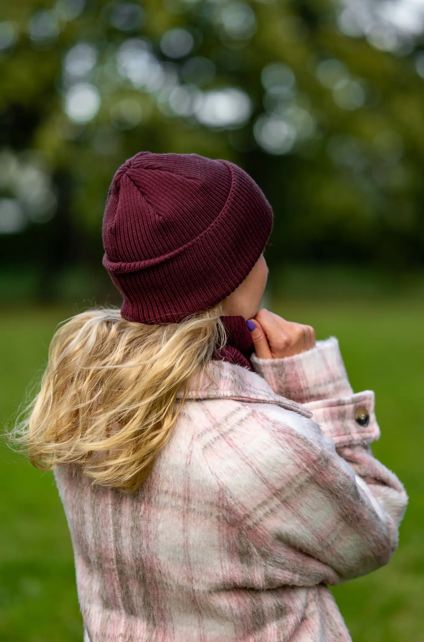 MERINO czapka wywijana logo ekoskórka "Bordo" 29 czapka merino na wiosnę