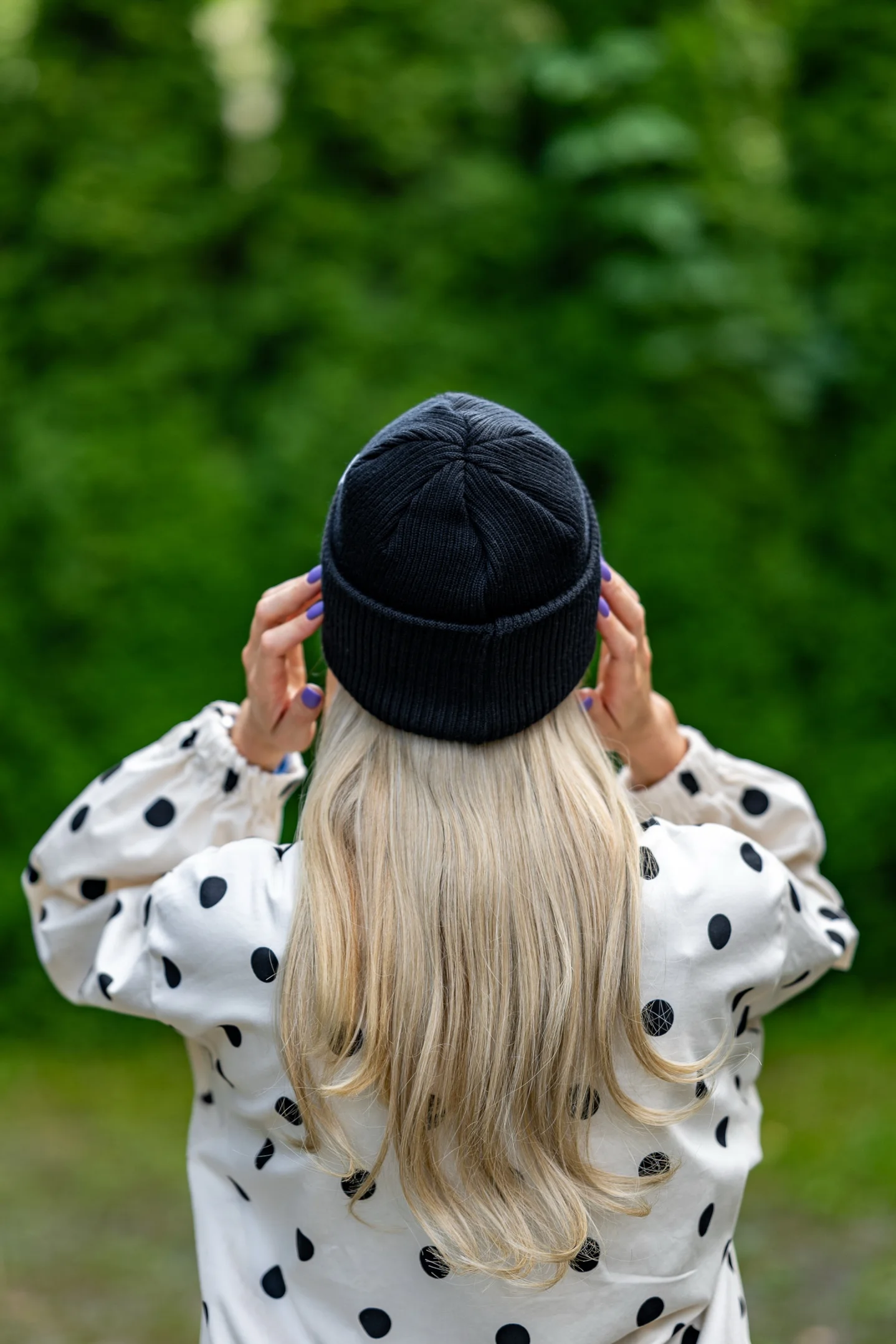 Damska beanie MERINO logo ekoskórka "Czarny" 25 czapka na sezon przejściowy