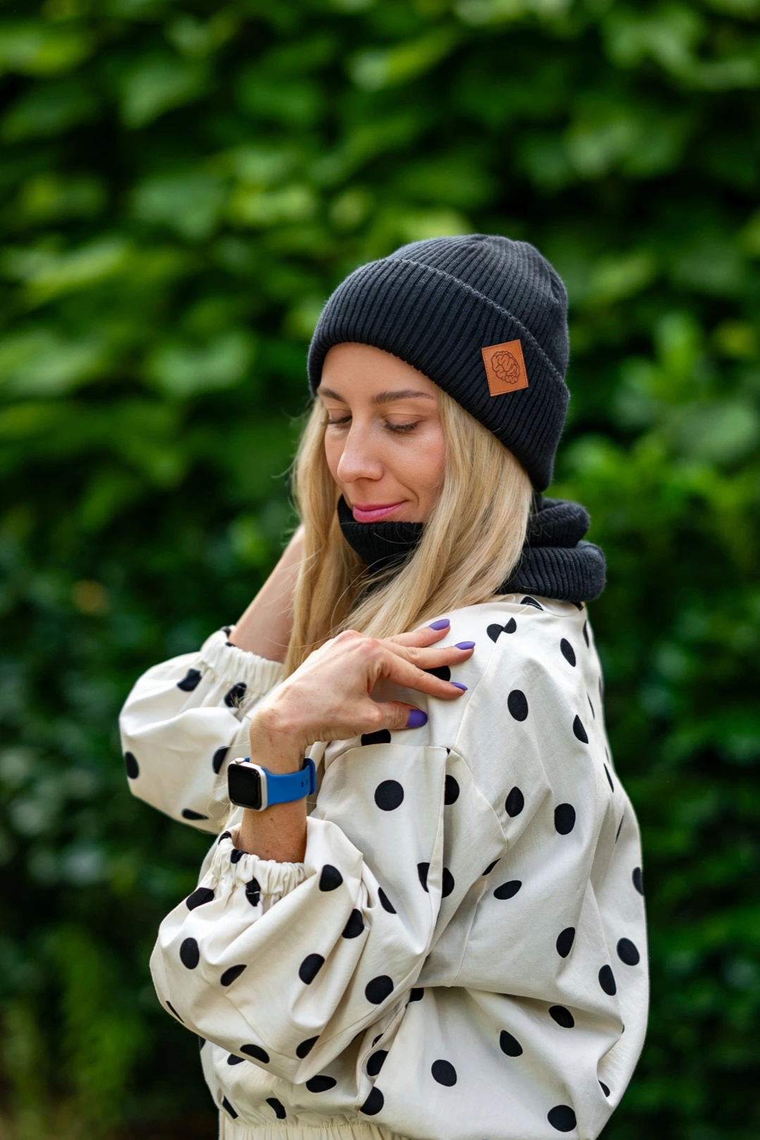 Damska beanie MERINO logo ekoskórka "Czarny" 21 czarna czapka merino