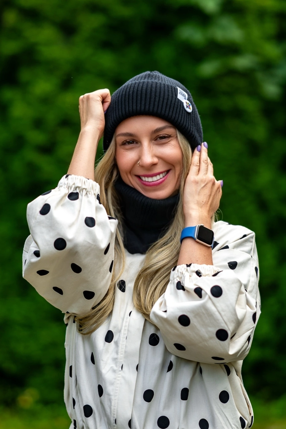 Czapka beanie MERINO logo kolorowe "Czarny" 111 czarna czapka na jesień