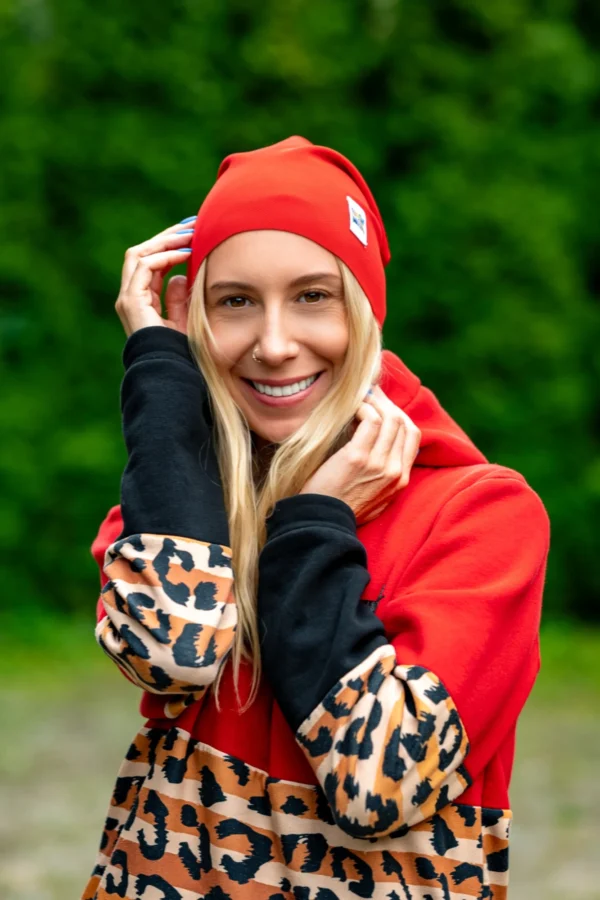 czerwona czapka przejściówka