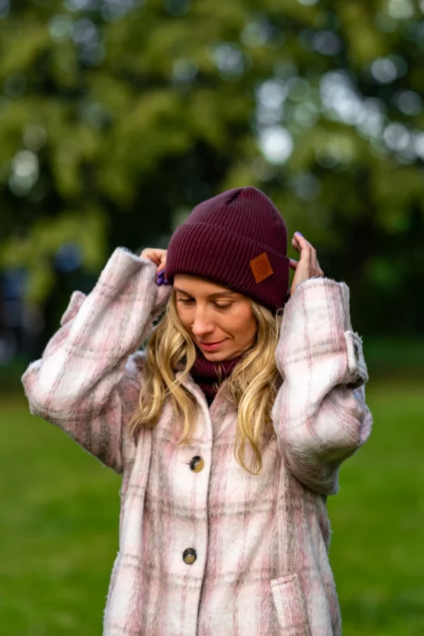 MERINO czapka wywijana logo ekoskórka "Bordo" 11 komplet na zimę