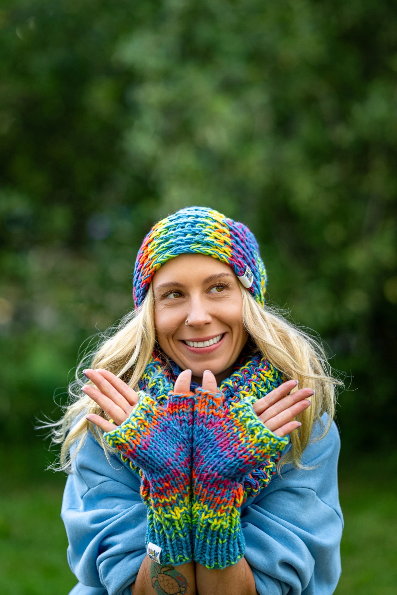Mitenki MERINO 50% ,,Tęcza Błękit" 21 młodzieżowe rękawiczki merino