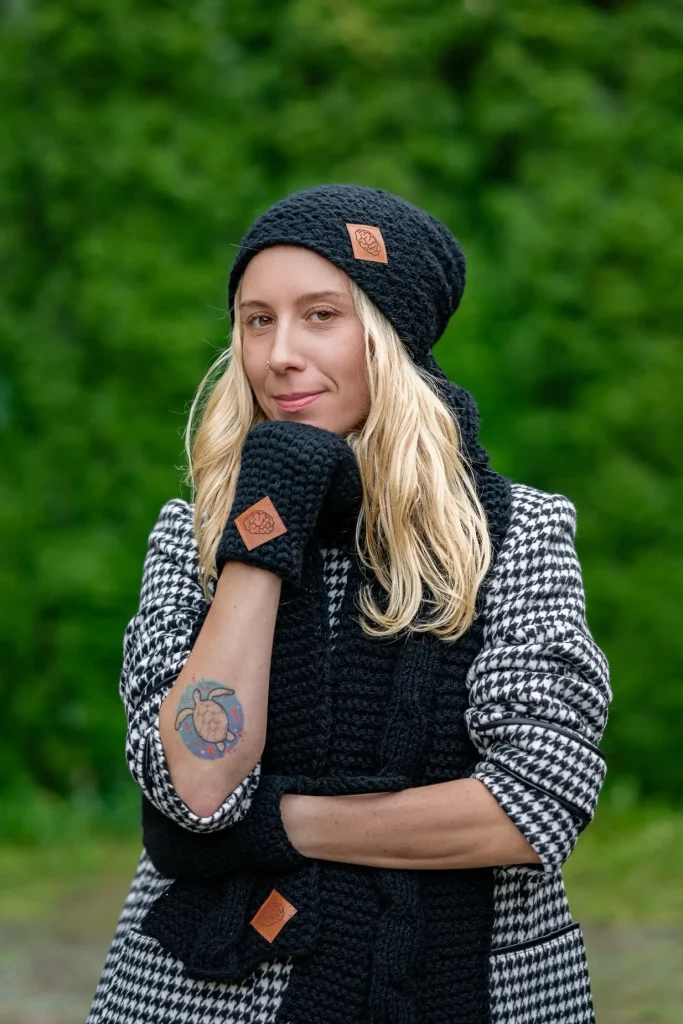 damska czapka merino smerfetka