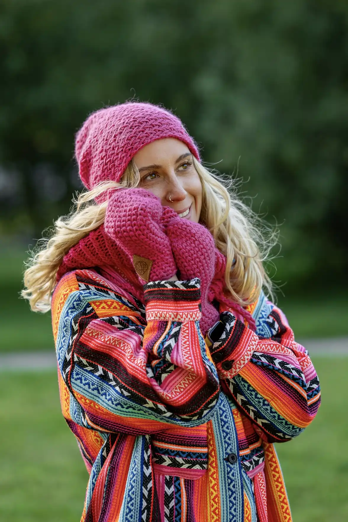 Komin MERINO 67% „Malina” 92 rękawiczki z dodatkiem jedwabiu