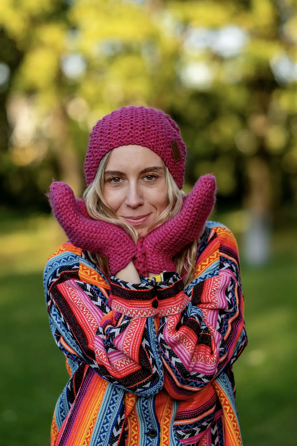 Czapka MERINO Neverland "Malina" + podszewka JEDWAB 75 rękawiczki z ekskluzywnej wełny