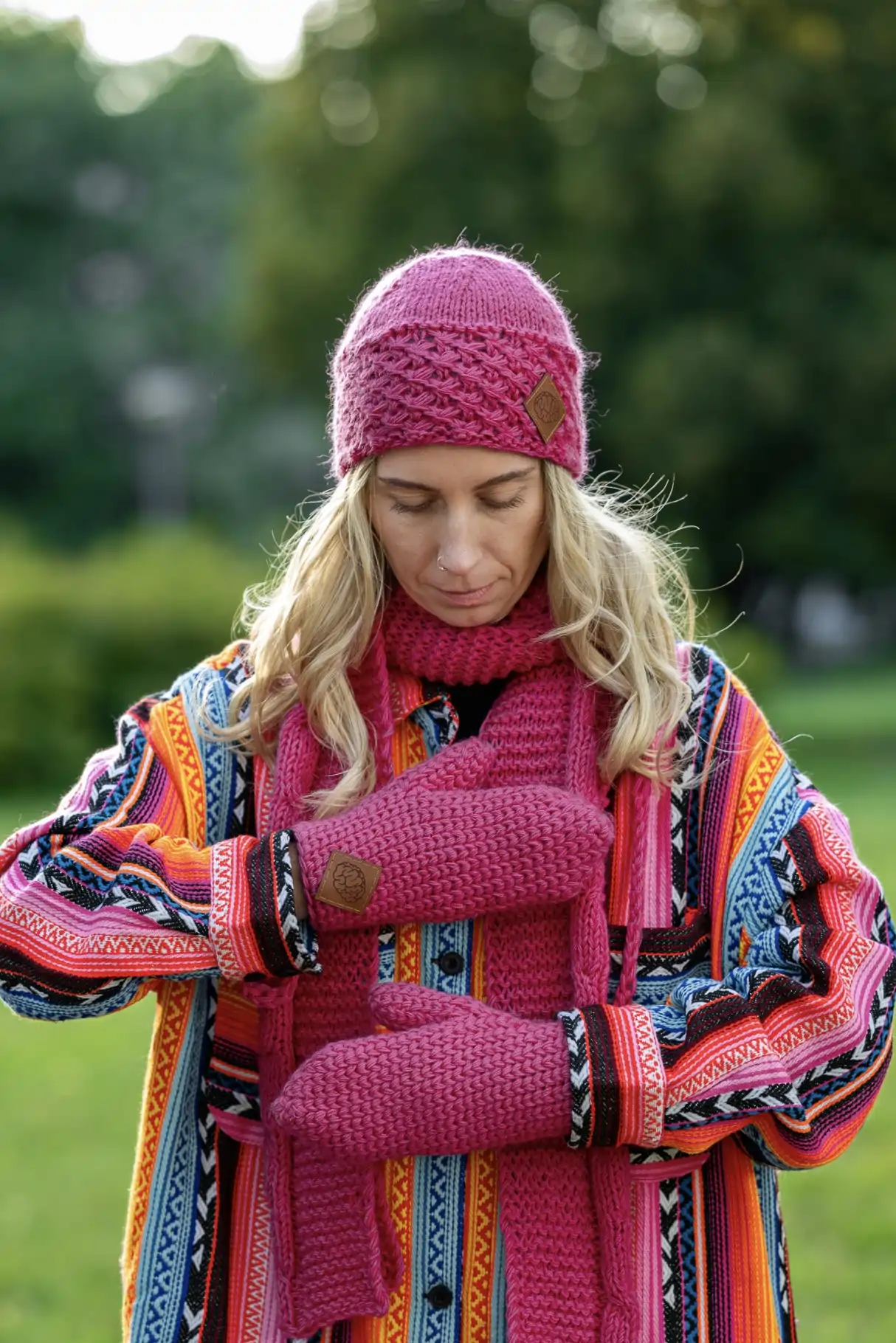 Czapka MERINO 67% Hope "Malina" + podszewka JEDWAB 10 rękawiczki z moherową domieszką